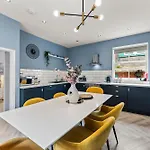 30 Percent Off! The Exquisite Gems Of - Garden Terrace 公寓 *