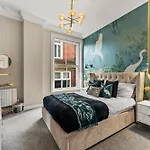 30 Percent Off! The Exquisite Gems Of - Garden Terrace * 惠特比