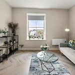 公寓 30 Percent Off! The Exquisite Gems Of - Garden Terrace 惠特比