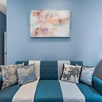 30 Percent Off! The Exquisite Gems Of - Garden Terrace * 惠特比