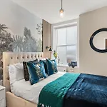 公寓 30 Percent Off! The Exquisite Gems Of - Garden Terrace 惠特比