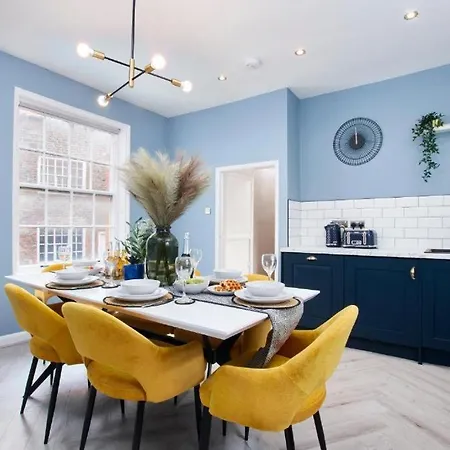 30 Percent Off! The Exquisite Gems Of - Garden Terrace *