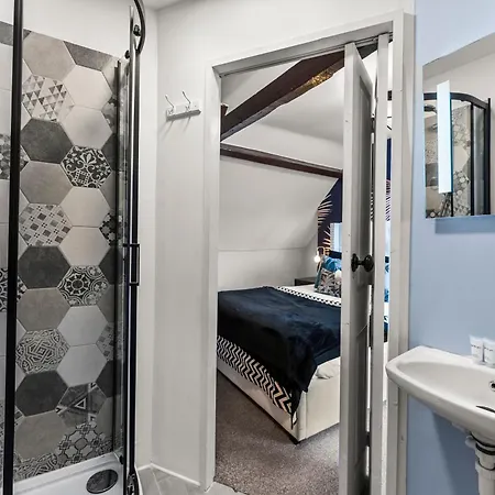 30 Percent Off! The Exquisite Gems Of - Garden Terrace