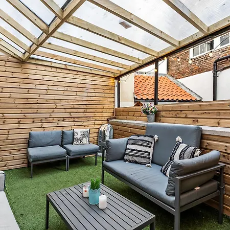 30 Percent Off! The Exquisite Gems Of - Garden Terrace Apartament