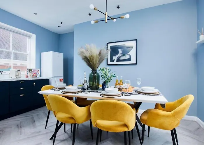 30 Percent Off! The Exquisite Gems Of - Garden Terrace *