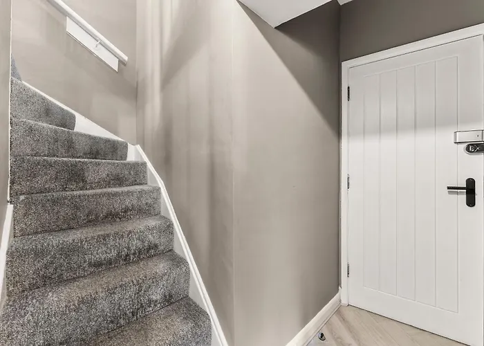 30 Percent Off! The Exquisite Gems Of - Garden Terrace アパート