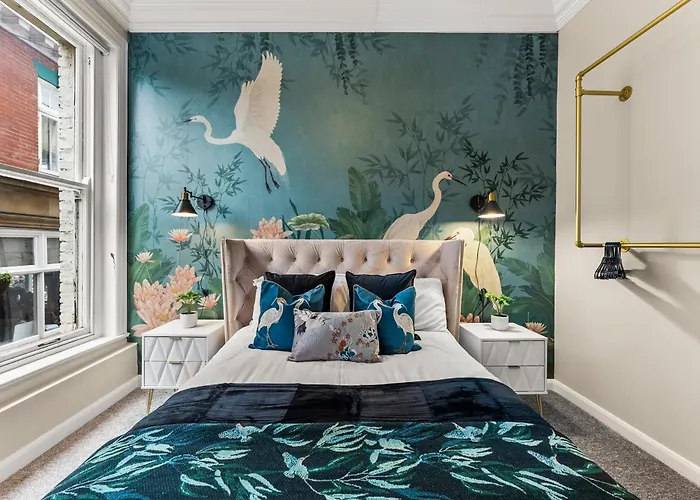 30 Percent Off! The Exquisite Gems Of - Garden Terrace ウィットビー