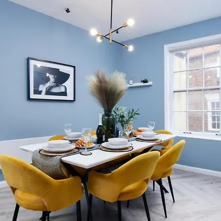 30 Percent Off! The Exquisite Gems Of - Garden Terrace *