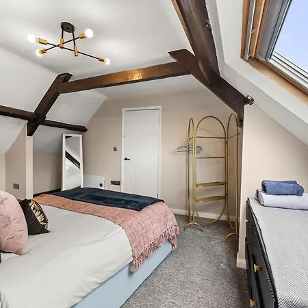 30 Percent Off! The Exquisite Gems Of - Garden Terrace Apartament Whitby