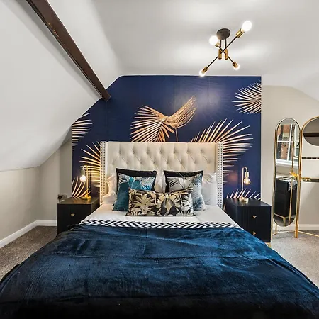 30 Percent Off! The Exquisite Gems Of - Garden Terrace Apartament