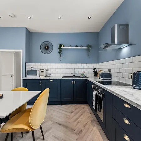 30 Percent Off! The Exquisite Gems Of - Garden Terrace Apartament *