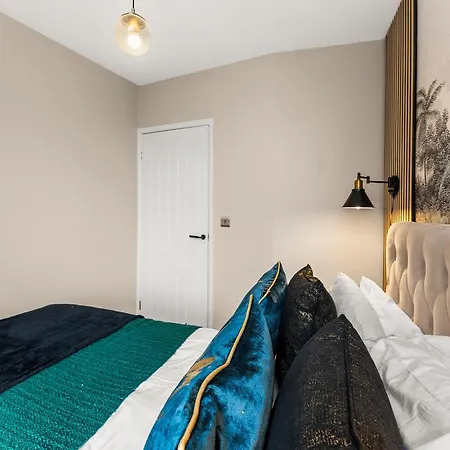 30 Percent Off! The Exquisite Gems Of - Garden Terrace