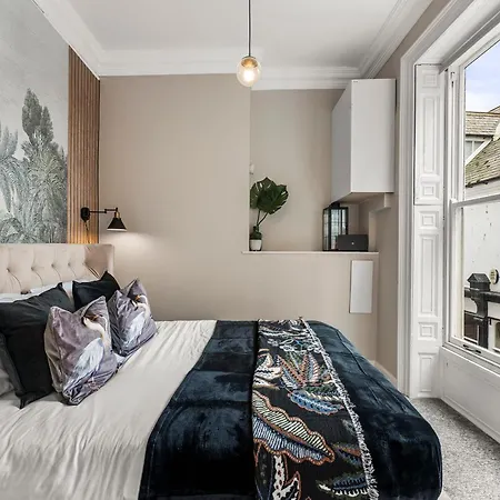 30 Percent Off! The Exquisite Gems Of - Garden Terrace Apartament *