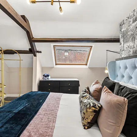 30 Percent Off! The Exquisite Gems Of - Garden Terrace Whitby